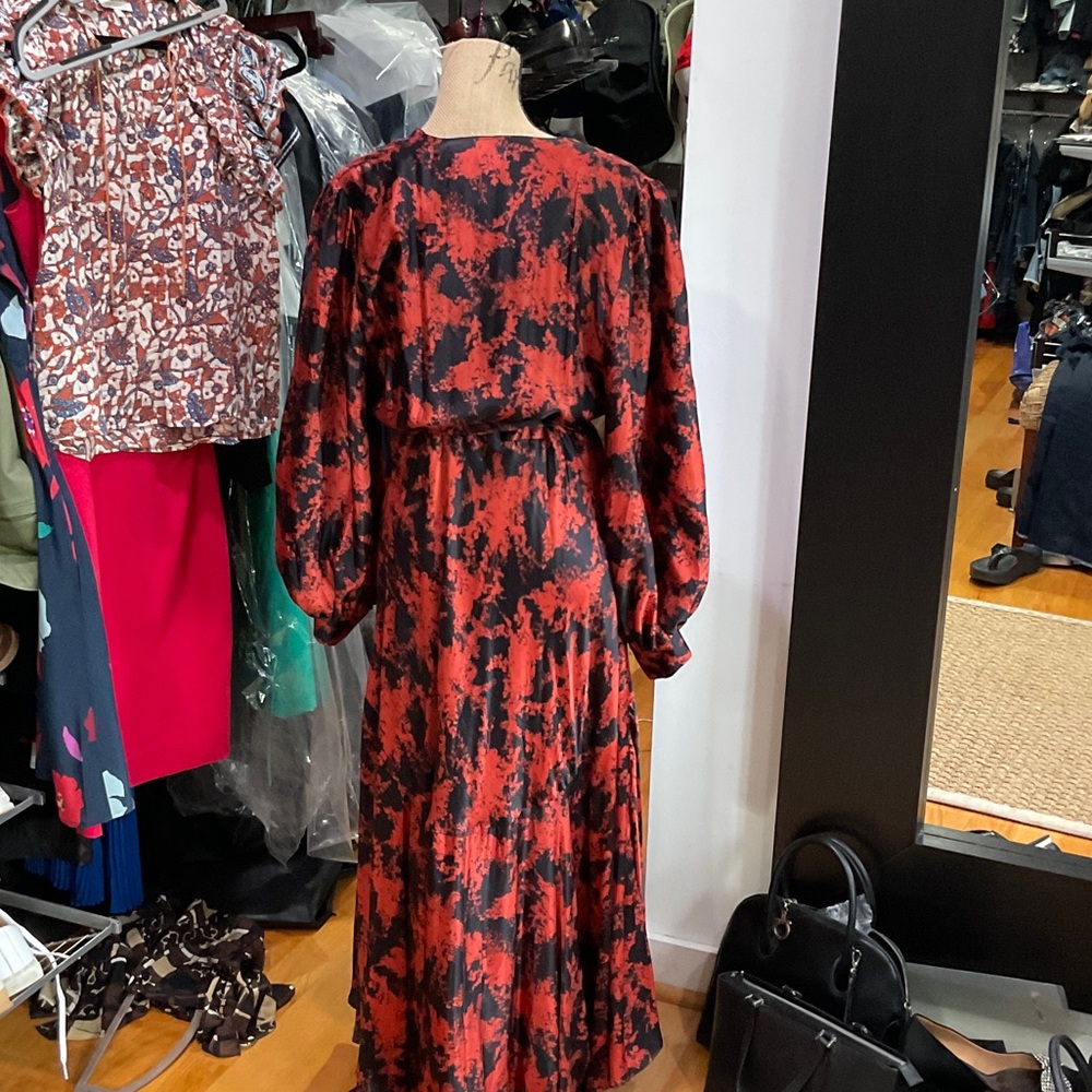 Elegant Long Sleeve Red and Black Dress - Picture 3 of 4